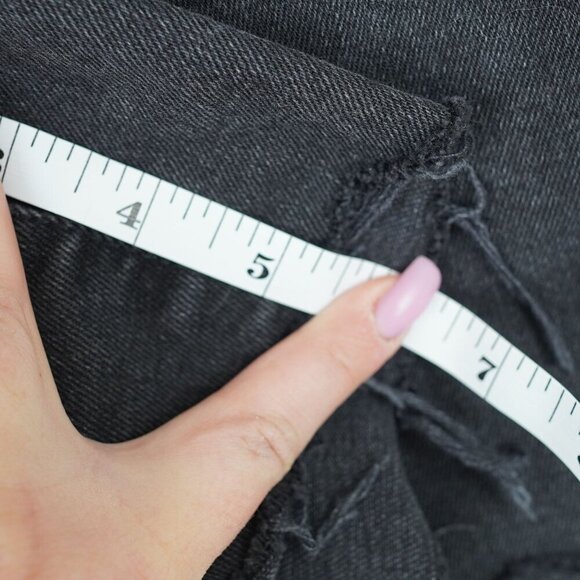 Madewell High-Rise Classic Straight Jean Denim Shorts Black Wash Raw Hem Size 24 - Picture 7 of 8